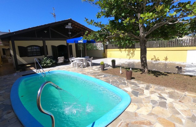 Casa amplia con piscina cerca de la playa