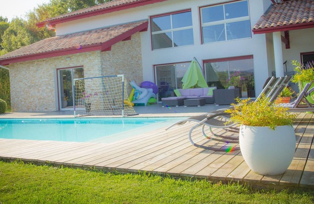 Gran villa moderna cerca de Biarritz - 12 personas - Alquiler por temporada.