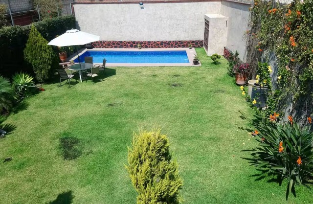LARGE PRIVATE HOUSE AND GARDEN. PETS WELCOME