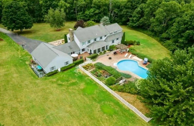 Large Secluded Home w/ Private Pool, Hot-tub, Gym, Game room, and Bar Area.