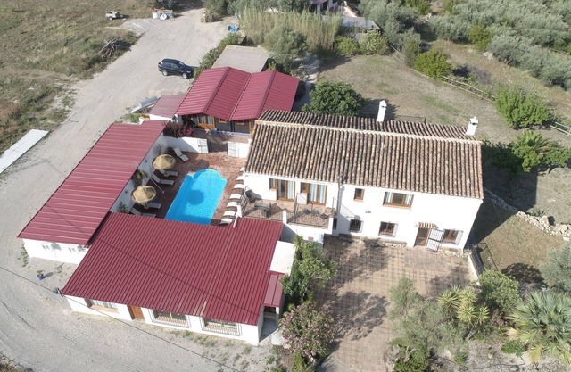 Capacidad 18, WiFi, ubicado entre la playa y las montañas, ideal para familias y grupos