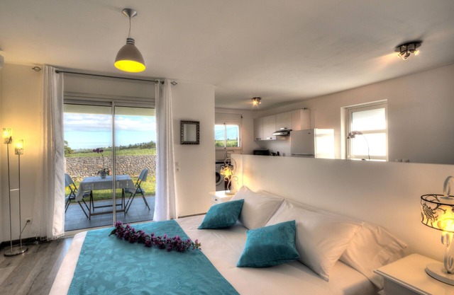 Gran estudio en un entorno idílico de una residencia privada en Saint-Pierre