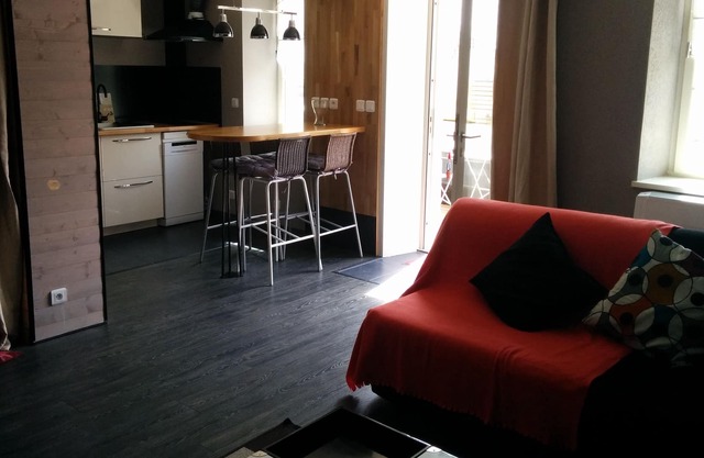 Gran estudio soleado lleno de encanto en el centro de la ciudad.