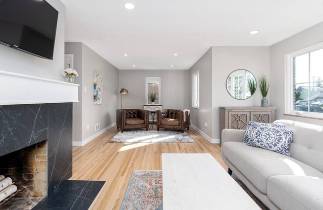 Large Upper Arlington home- Newly Renovated