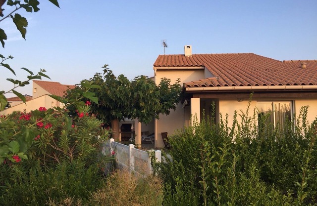 Large Villa - courtyard and terraces overlooking Lake Salonika