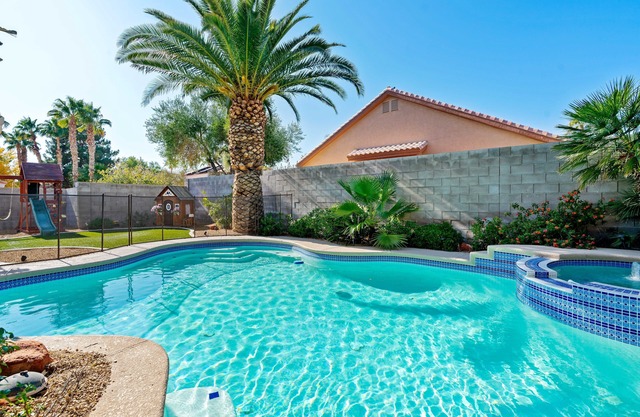 LAS VEGAS CASA DE LUJO | 5 DORMITORIOS | PISCINA | BBQ | JUEGOS