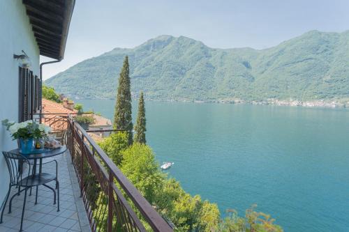 Lavarell House - Best Lake View by Rent All Como