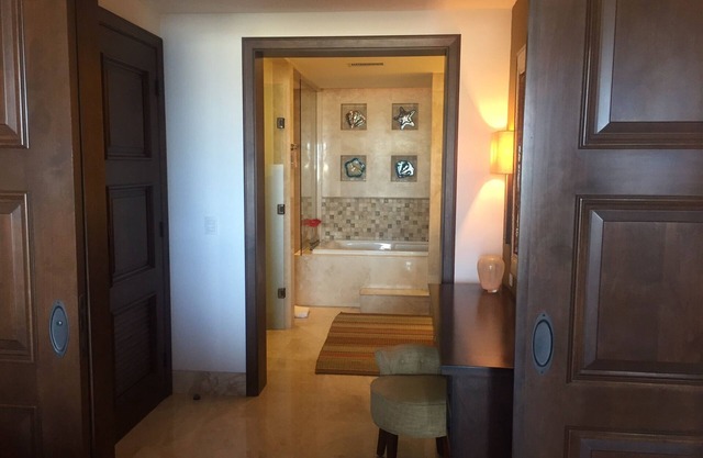 Suite presidencial de lujo en el Resort de lujo (disponible de 1 a 2 semanas de sábado a sábado o de domingo a domingo)