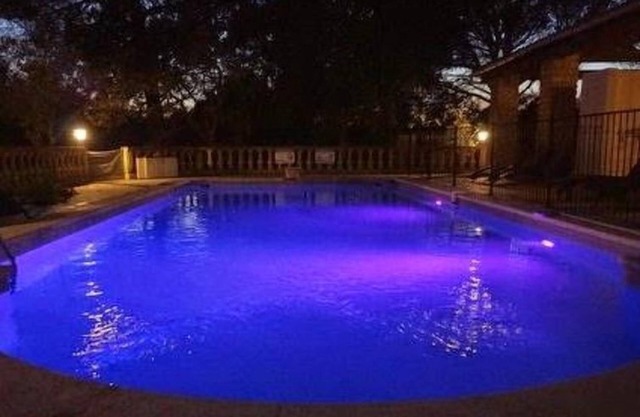 Casa de vacaciones Le Domaine d'Alèzen en Grans - 5 personas, 2 dormitorios