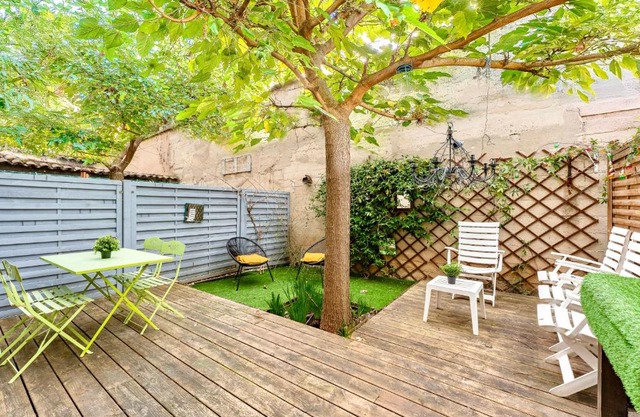 Le Mûrier - Maison de ville avec patio parking - 6 pers