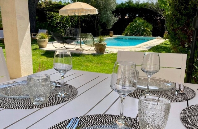 Le Mas des aiLes classified 3 * ideally located: Avignon, Lubéron and Mont-Ventoux