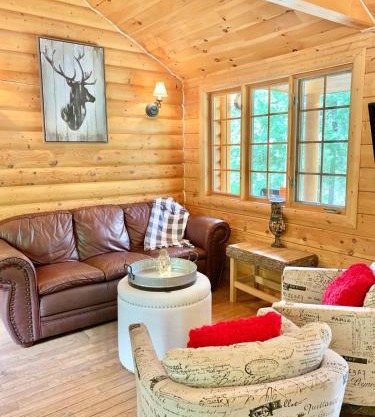 Le RustiChic Chalet