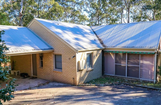 27 Northcove Road, Long Beach