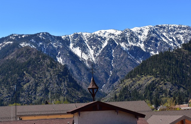 Leavenworth Vacation Rental, Luxury, Downtown, Amazing Mountain View Condo,