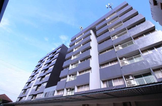 Lee Place Phatthanakan Condo