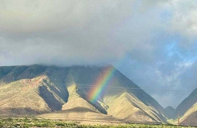 New Exquisite ExecutiveBeachfront CondoMountain ViewDowntownLahaina with AC