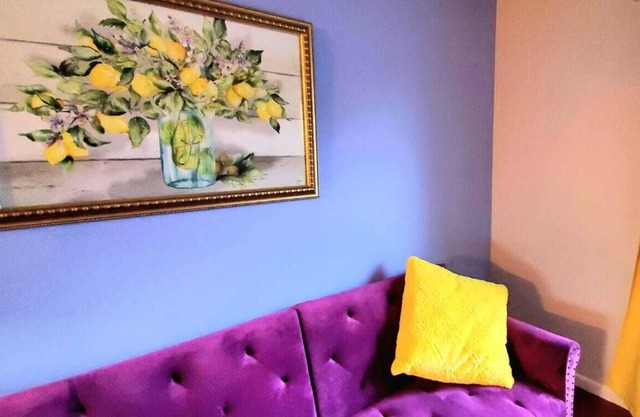 Lemony Snippets Modern Lemon Themed Home
