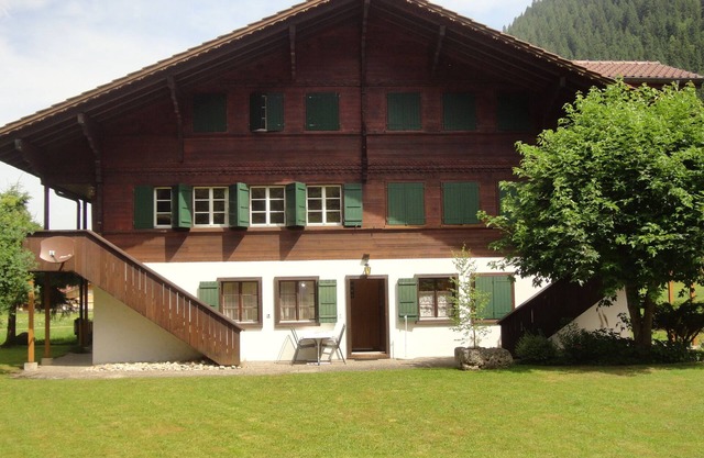 Lenk apartment, CH, 4 camas, ideal para niños, panorama de ensueño