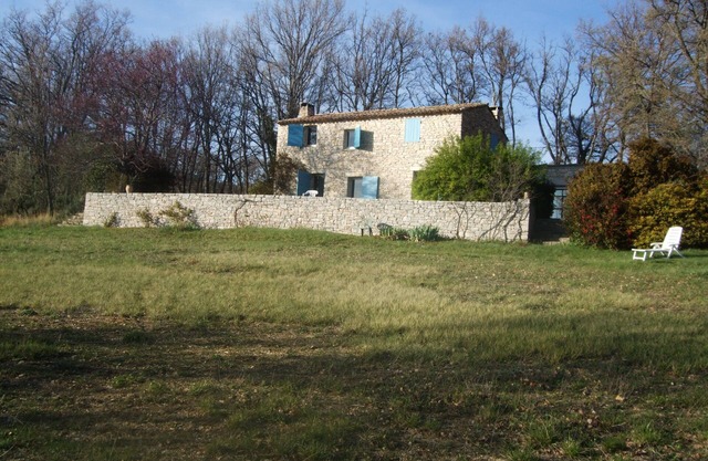 Les Chênes Blancs, hermosa casa en dos hectáreas, piscina, robledal sombreado