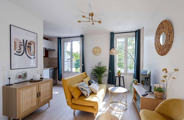 Mahogany Houses / Superb T2 Spicy Love