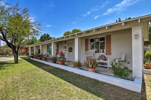 Less Than 3 Mi to Dtwn Phoenix Home with Yard