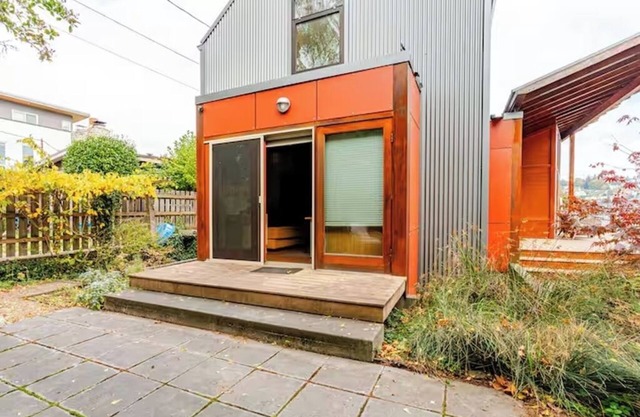 Light Filled Home with Sauna, Soaking Tub, King Bed, Parking, Office & Pets OK