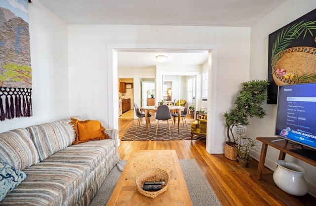 Lil BOHO Apartment - Westport, Plaza, Downtown ART