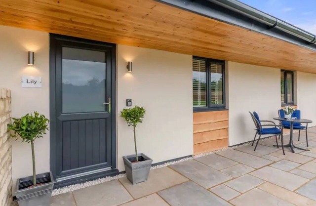Lily Barn, Recently Converted Modern Barn, Cotswolds