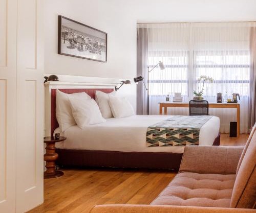 Lily & Bloom Boutique Hotel