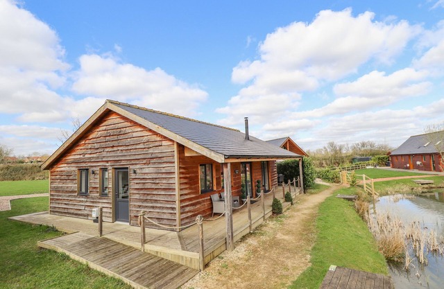 Lily-pad Lodge, THORPE-ON-THE-HILL