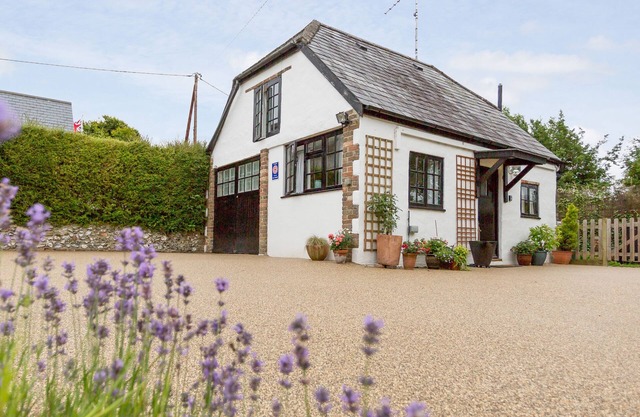 Little England Cottage, MILBORNE ST ANDREW