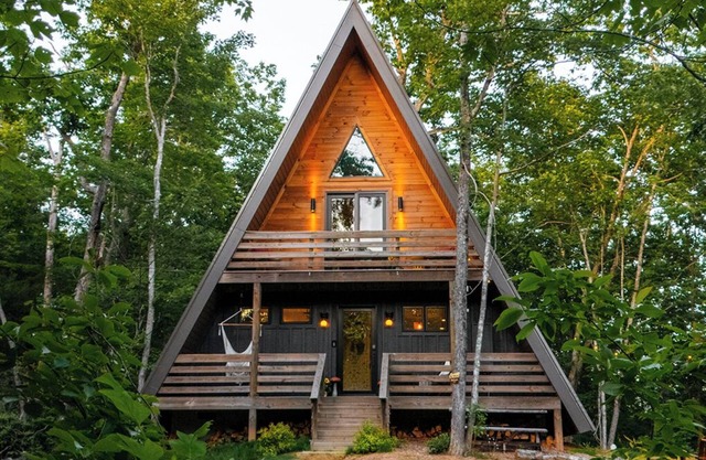 little mountain a-frame: a cozy, quiet retreat w/ hot tub - pet friendly!