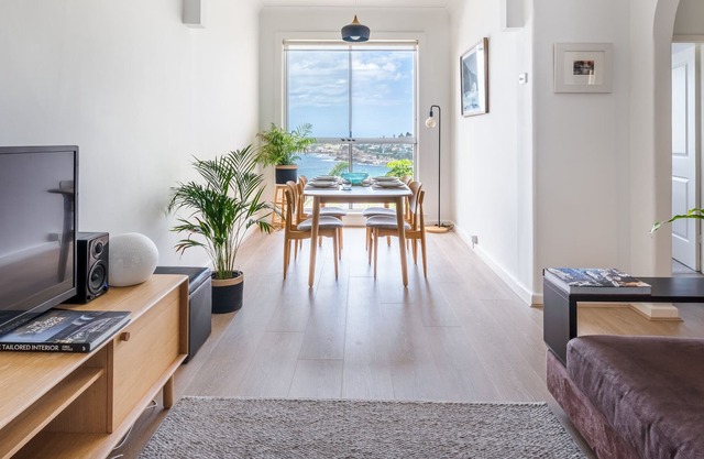 Vive la vida costera en este apartamento de 1 habitación con espectaculares vistas al mar