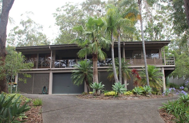 LIZ LAKE - Elizabeth Beach, NSW
