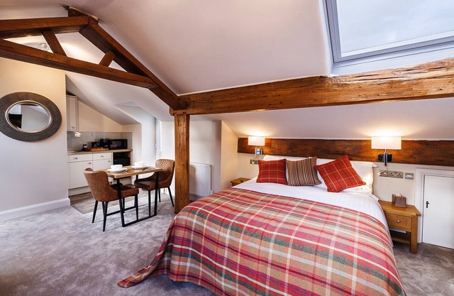 Located in the heart of Glossop in the High Peak, Westwood Boutique Aparthotel combines comfort with convenience. Set against the breath-taking backdrop of the Peak District.