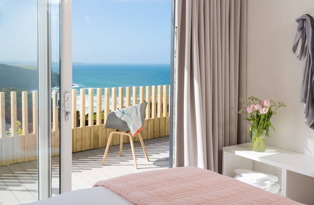 UBICACIÓN UBICACIÓN! CASA DE VACACIONES EN PRIMERA LÍNEA DE PLAYA CON VISTAS PANORÁMICAS AL MAR Y ESTACIONAMIENTO