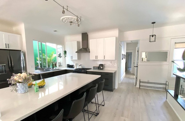 Location, Location in heart of S.F., spacious comfort