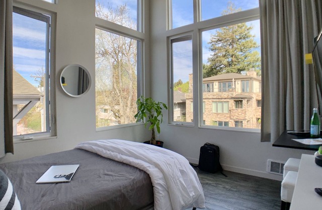 Lofty Studio Prime Cap Hill