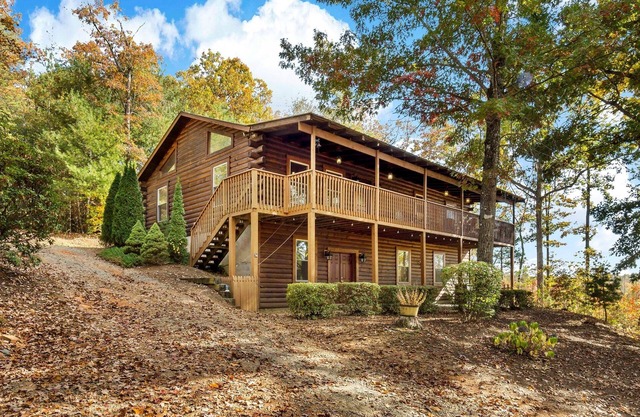 Log Cabin Near Lake Lure, Chimney Rock, and Asheville!