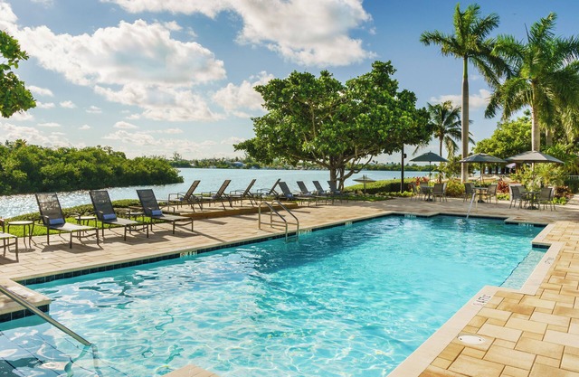 Look No Further! With Free Breakfast, Outdoor Pool, Pets are Welcome!