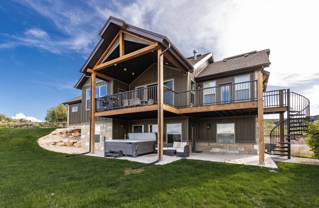 Lotus Lodge w/ Private Hot Tub & Game Room!
