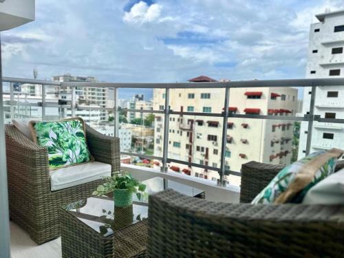 Lovely 1BR Apt, King Bed, Pool