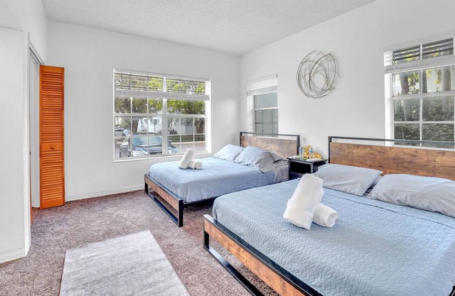 Lovely 2 bed apartment near the beach.