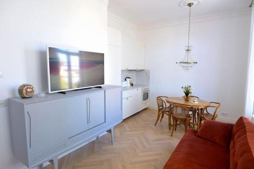 Lovely 2-bedroom apartment with free parking