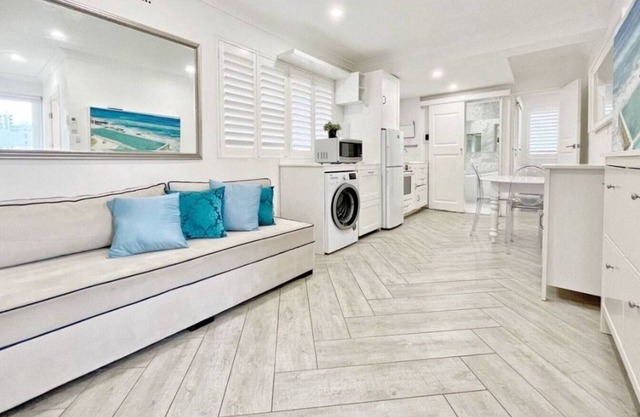Lovely 2 Bedroom Apartment with Seascape Art