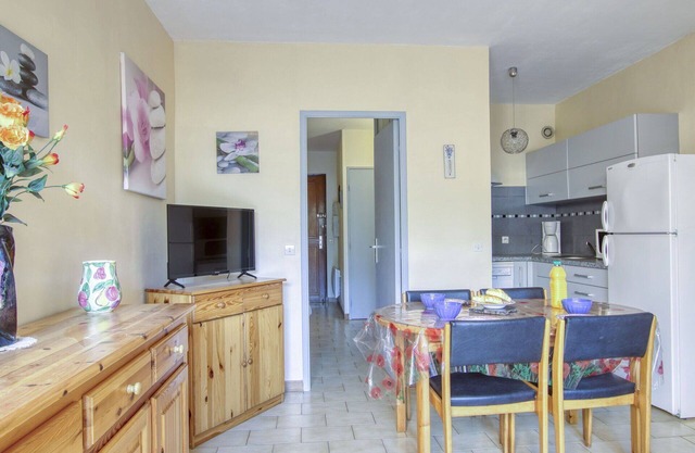 Bonito apartamento para 4 personas con WIFI, TV, terraza y aparcamiento