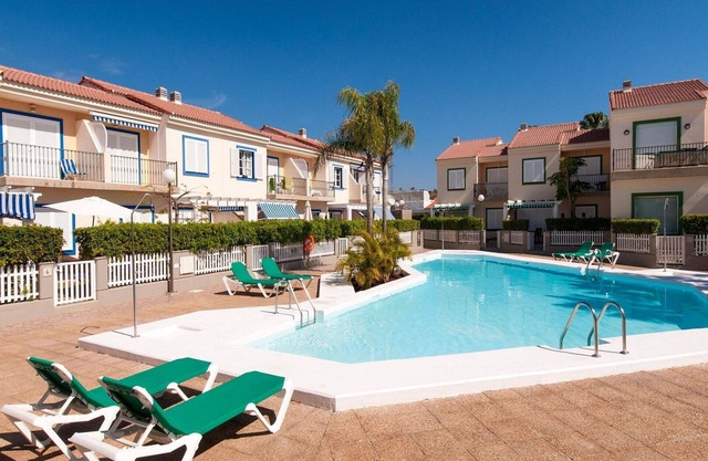 Precioso apartamento para 4 personas con A/C, WIFI, piscina, TV, patio y aparcamiento