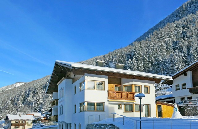Bonito apartamento para 5 personas con WIFI, TV, balcón y aparcamiento