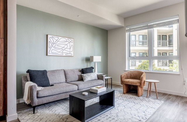 Lovely Emeryville 1BR w/ Rooftop & Yoga Studio, nr Mall, by Blueground