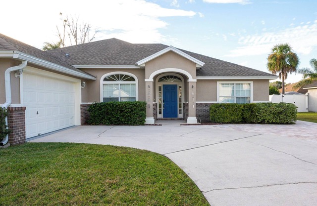 Lovely Family Home w/ Lanai, 6 Mi to Amelia Island